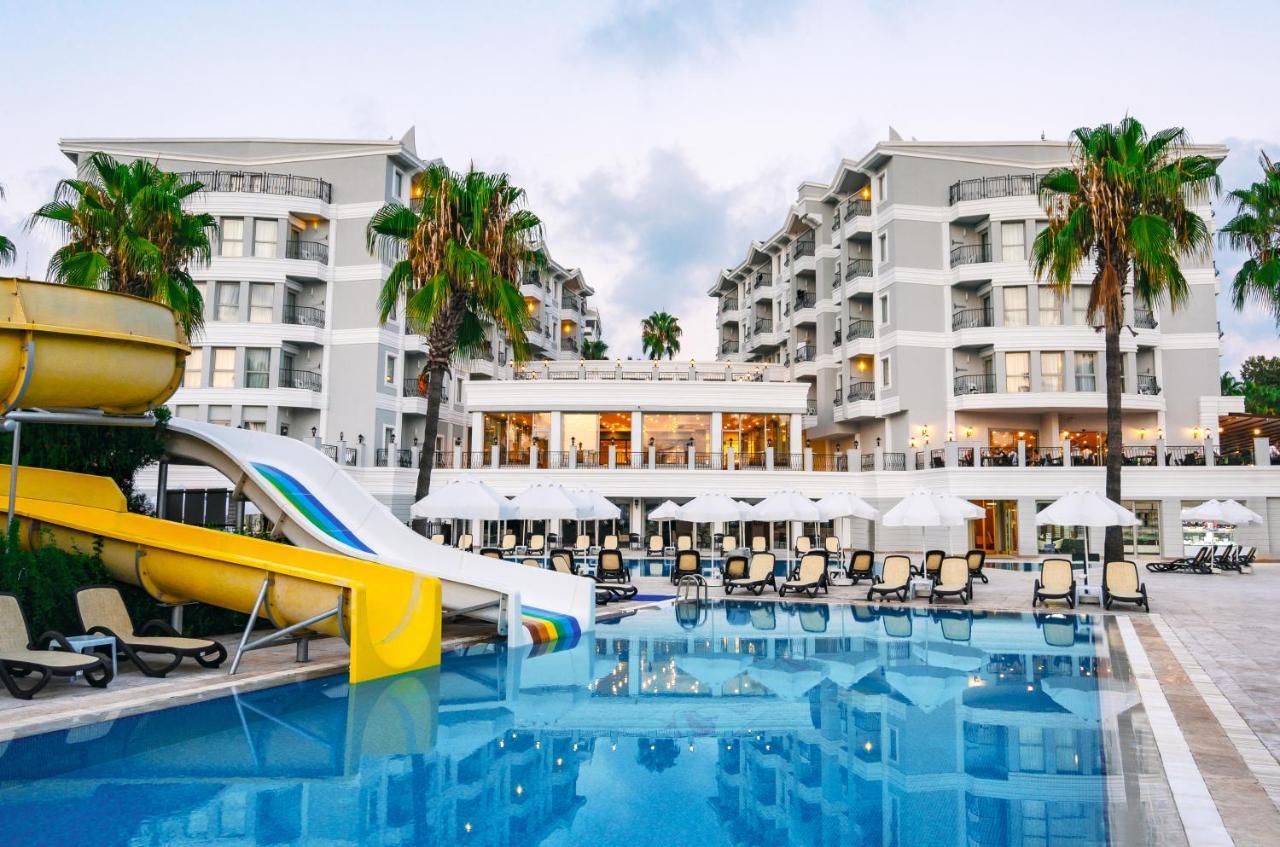 Royal Atlantis Beach Hotel Side Exterior photo