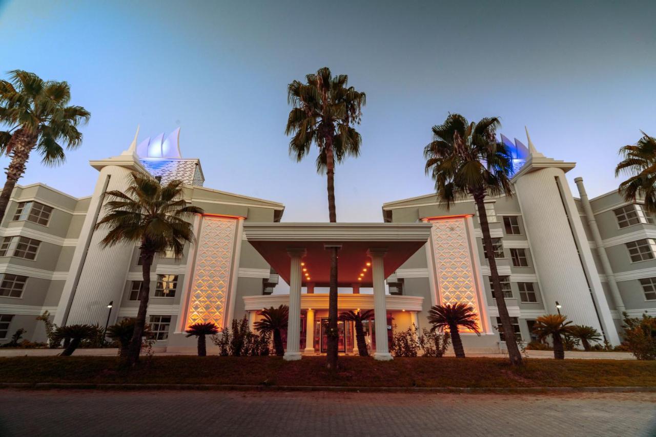 Royal Atlantis Beach Side Exterior photo