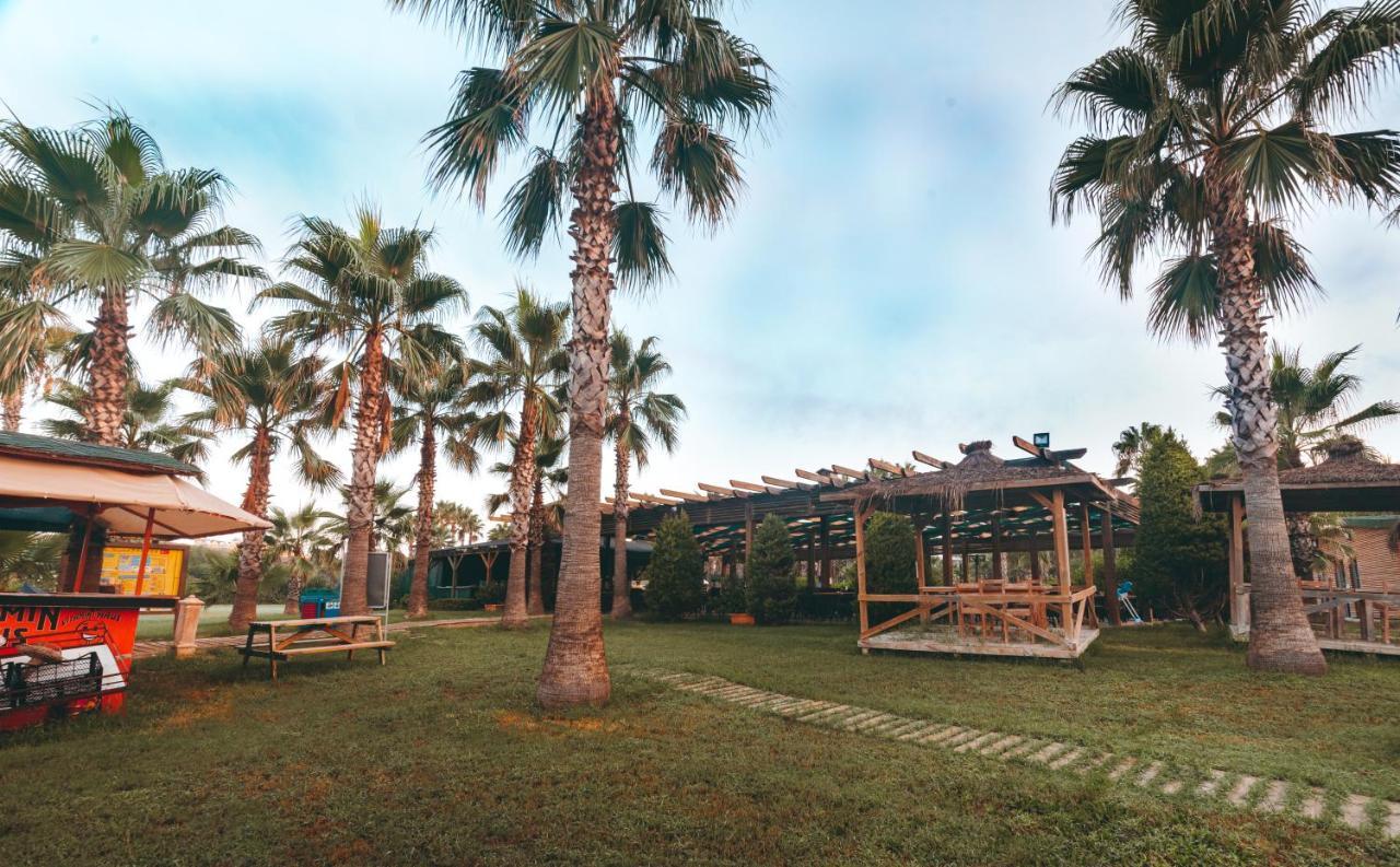 Royal Atlantis Beach Side Exterior photo