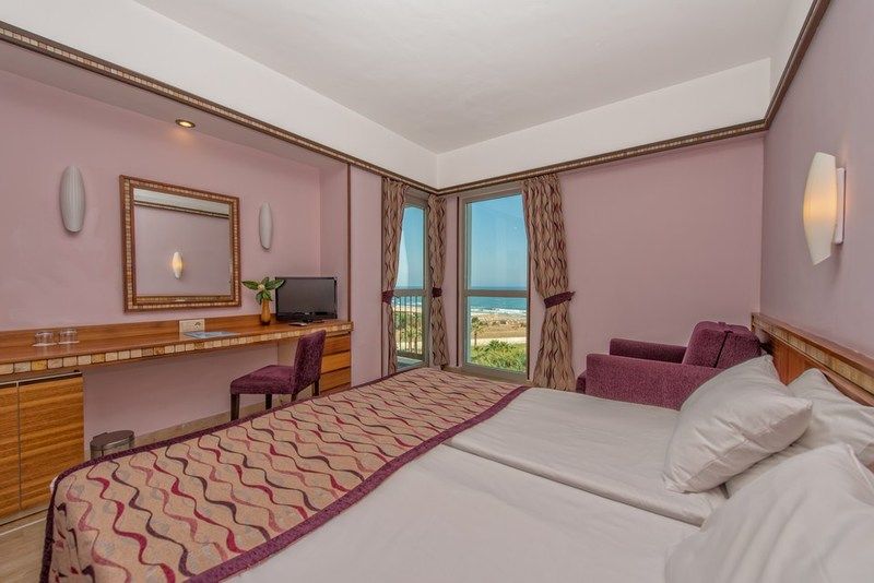 Royal Atlantis Beach Side Exterior photo